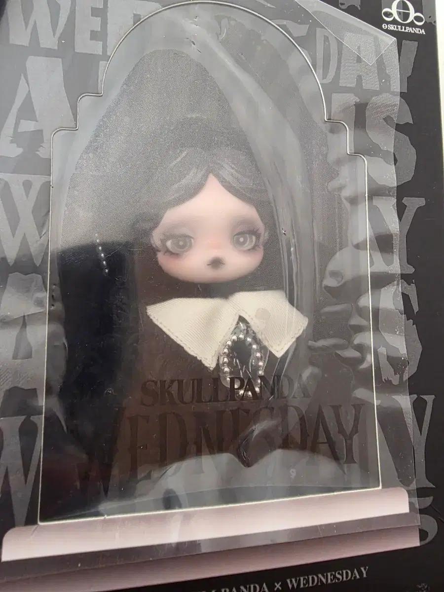 팝마트 스컬판다 뉴욕한정 웬즈데이 미개봉팝니다