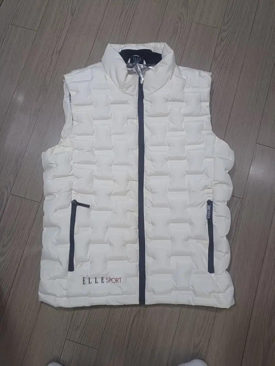 엘르스포츠 화이트 경량 패딩 조끼 95  남자