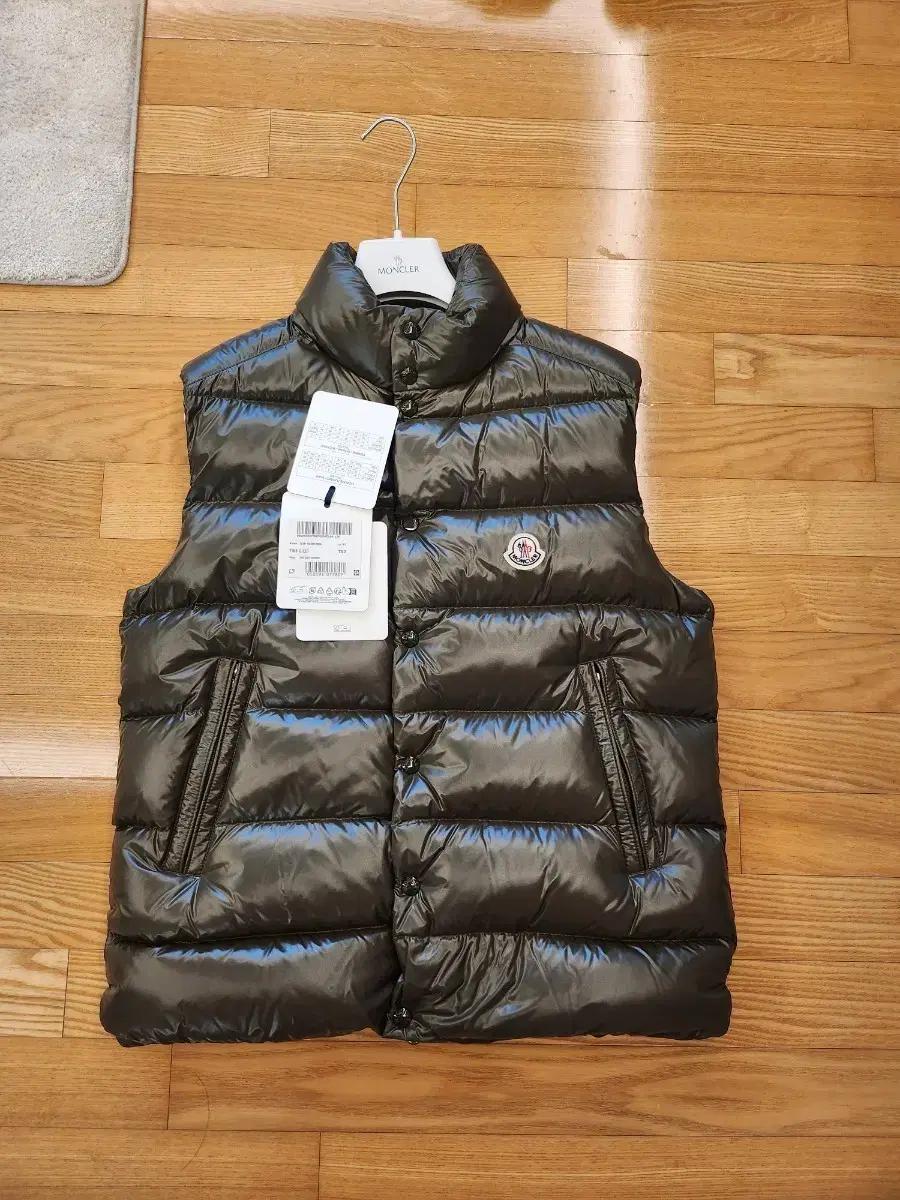 몽클레어 TIBB 패딩베스트 사이즈3 카키 그린색상