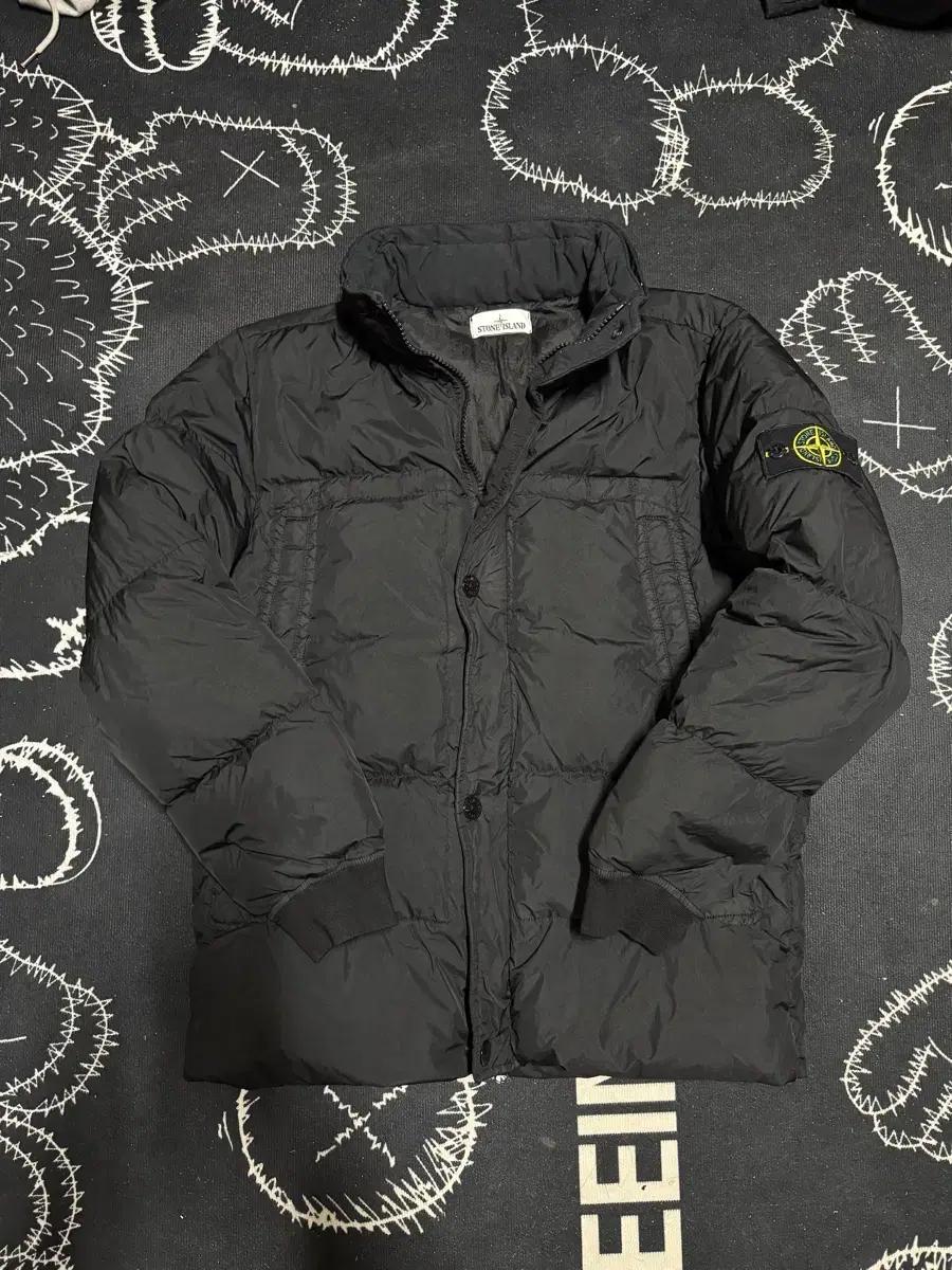 스톤아일랜드 크링클랩스 패딩 L 논후드 20fw