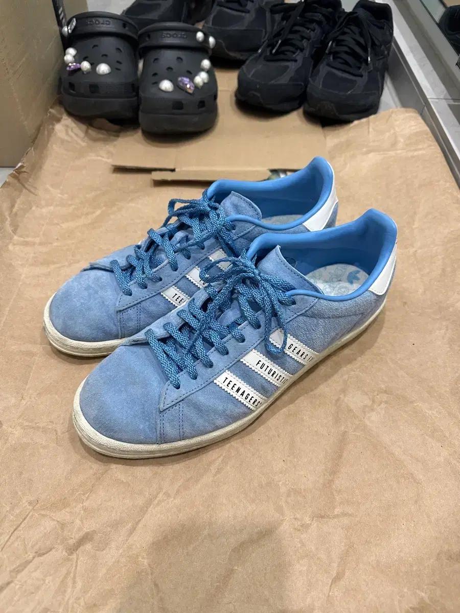 아디다스 휴먼메이드 캠퍼스 275