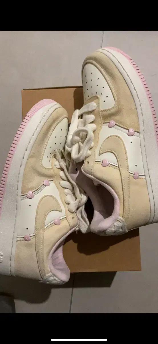 나이키 에어포스 발렌타인(250)