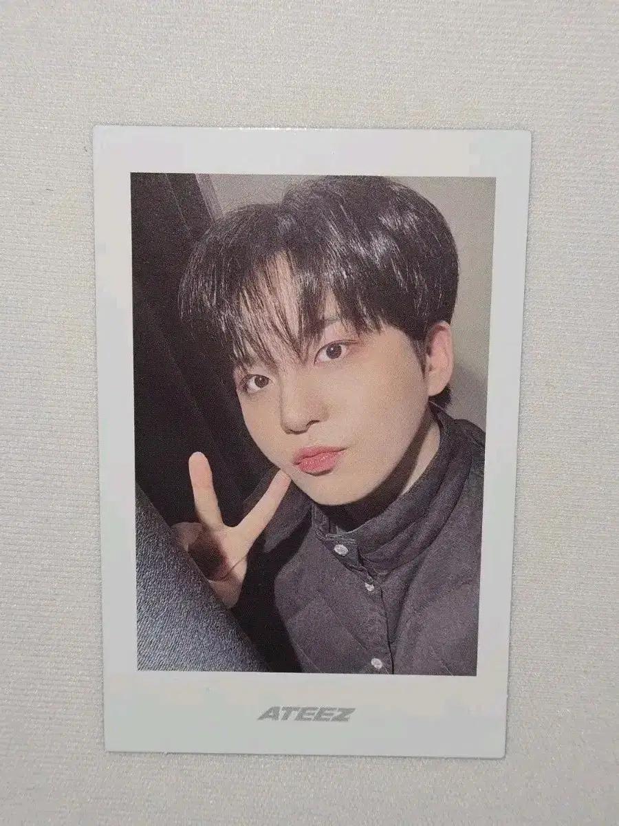 에이티즈 종호 폴라로이드