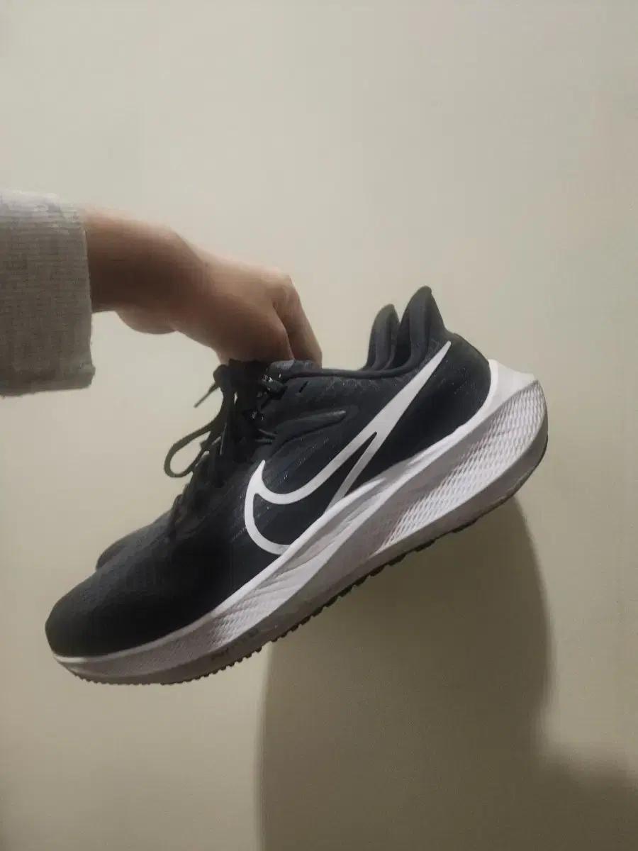 나이키 에어 줌 페가수스 블랙 운동화