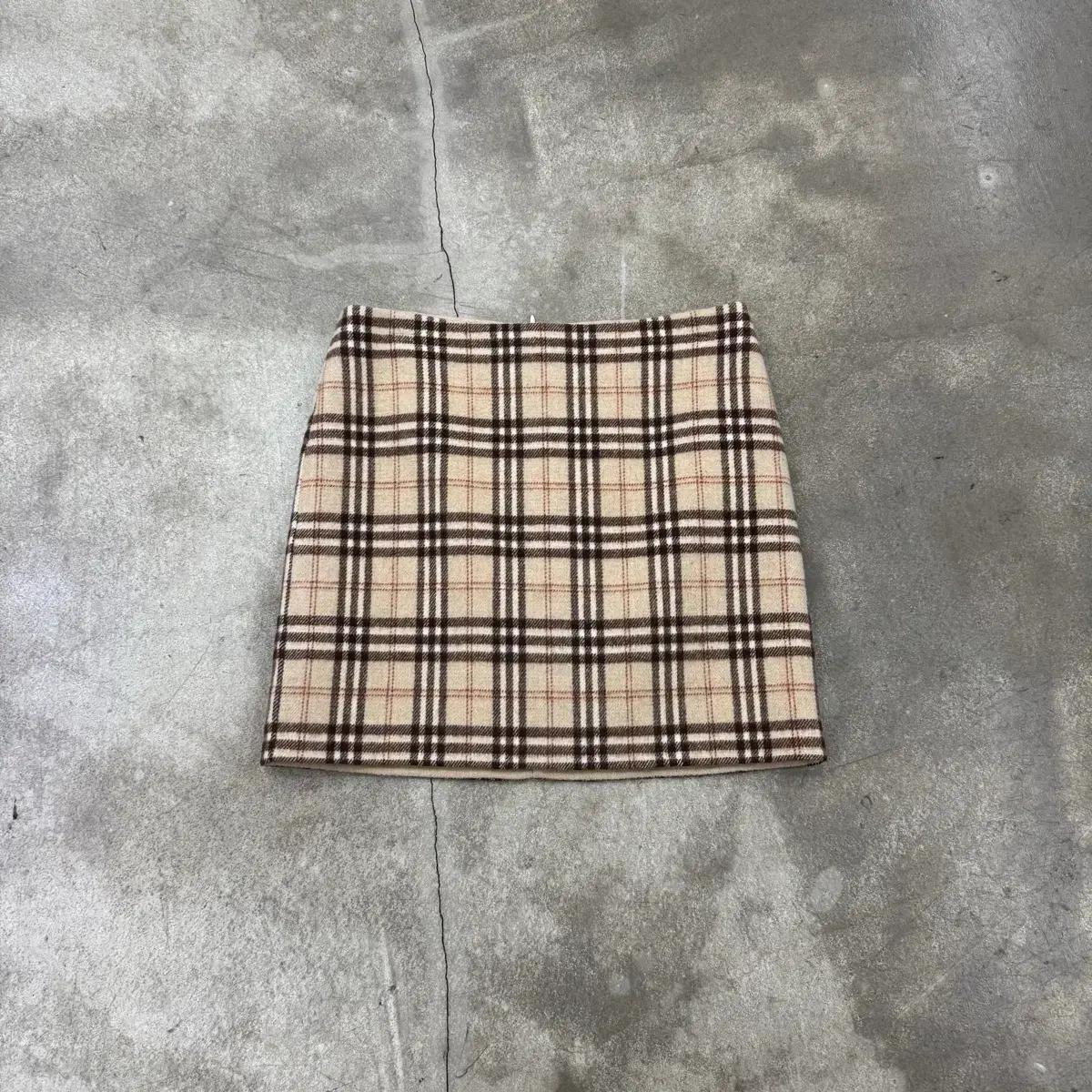 버버리 노바체크 모직스커트