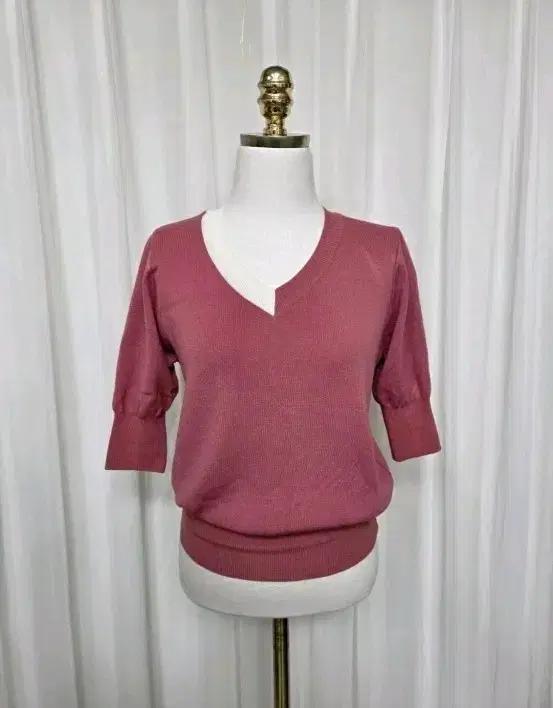 브이넥 퍼프소매 반팔 여성 니트 상의 코디 쇼핑몰 에이블리 캐주얼 데이트