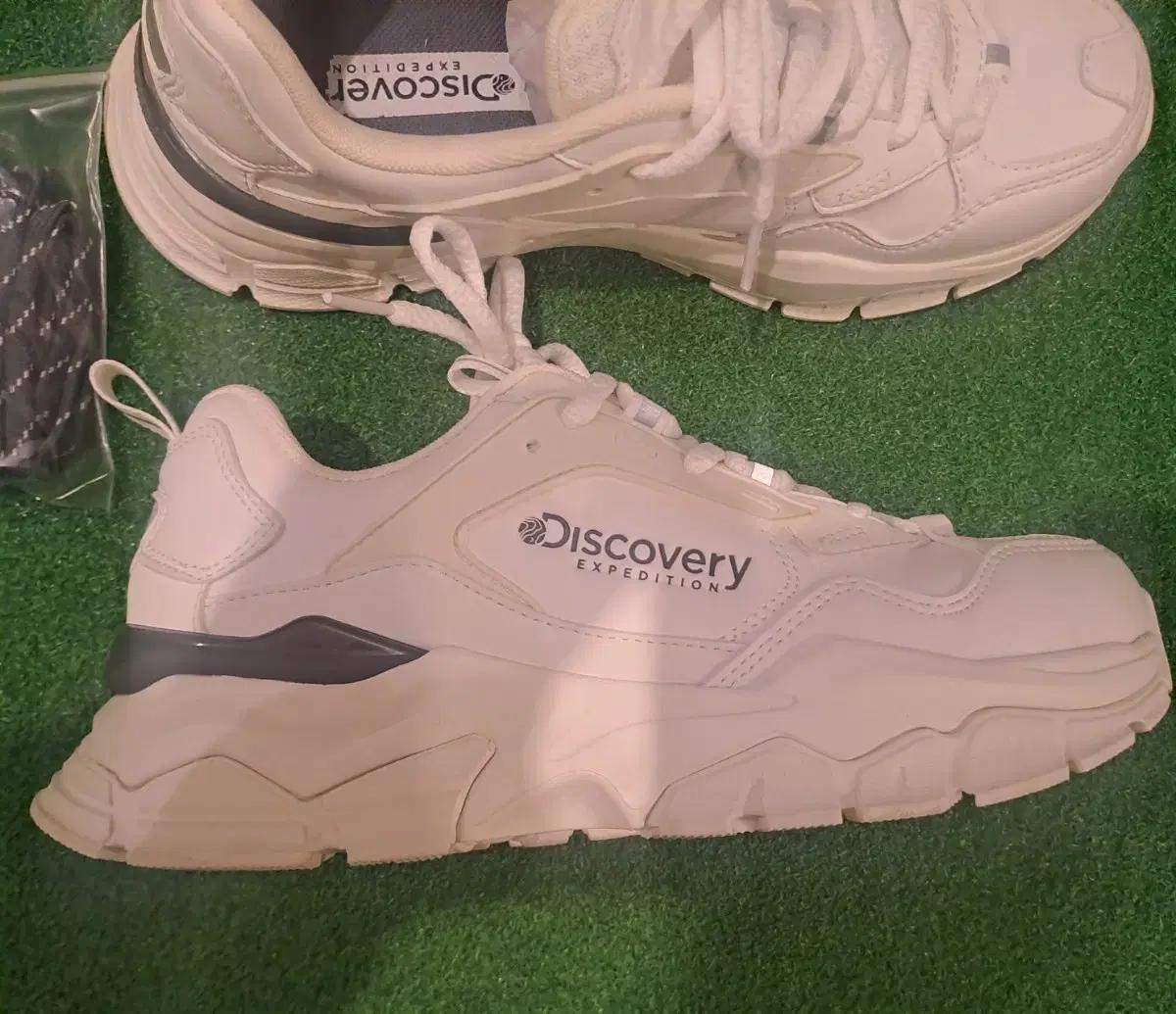 디스커버리 버킷 디워커 V2 운동화 255