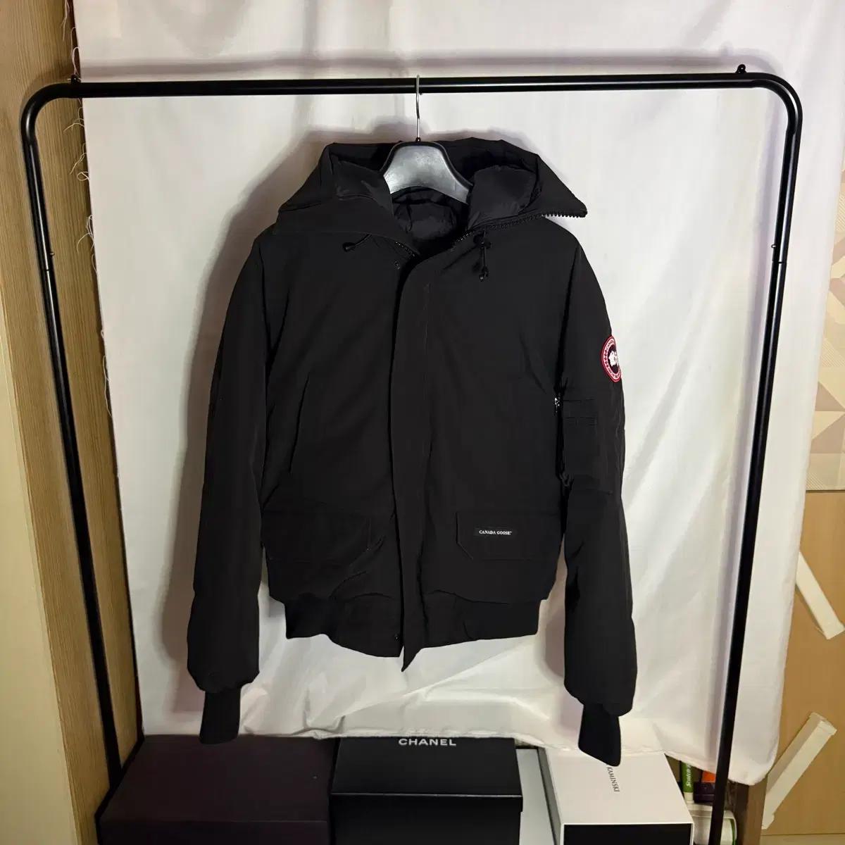 [M사이즈,신형]캐나다구스 칠리왁 봄버 패딩 자켓 블랙