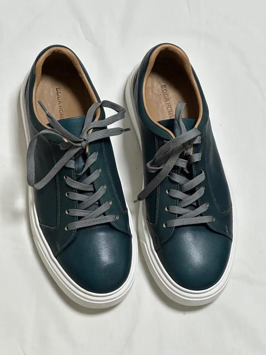 소다옴므 초경량 가죽 스니커즈 남성용 다크 그린