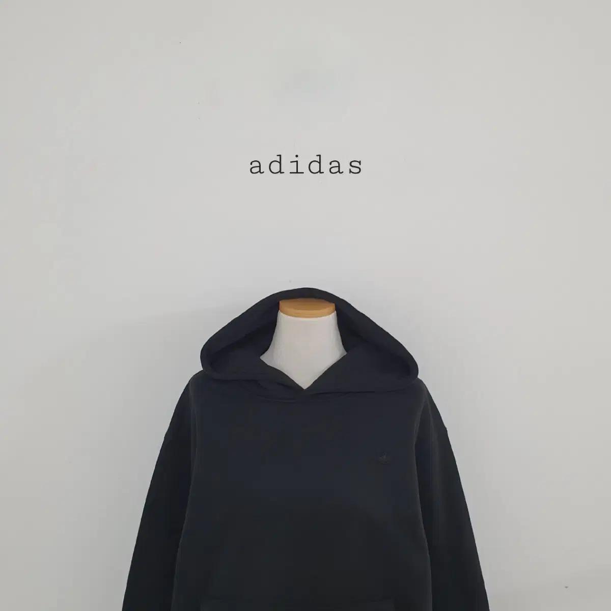 No.25120610 신형 아디다스 미니멀자수로고 블랙 후드