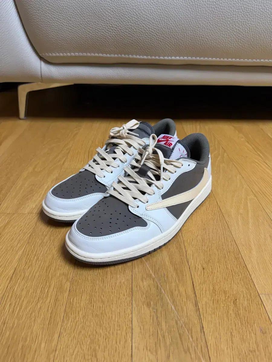 나이키 트레비스 스캇 신발 275 팝니다