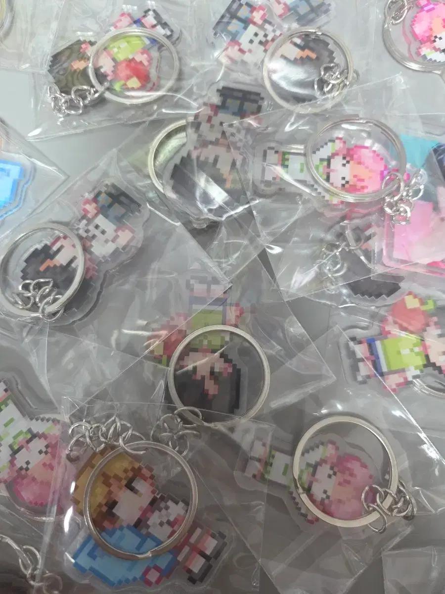 엔시티위시 비공굿 컬러 픽셀 키링 판매양도합니다!