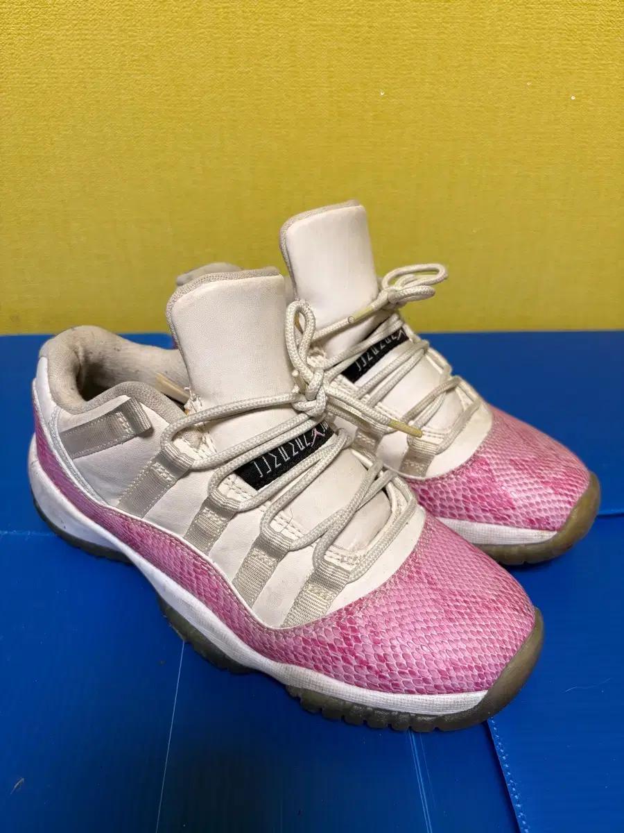 나이키 에어 조던 11 분뱀