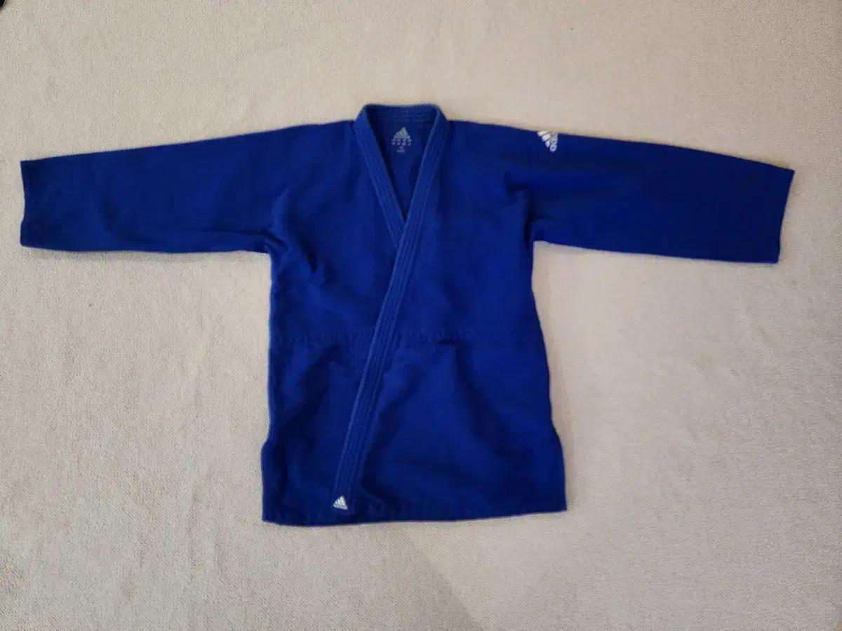 아디다스 수련용 유도복 판매합니다.