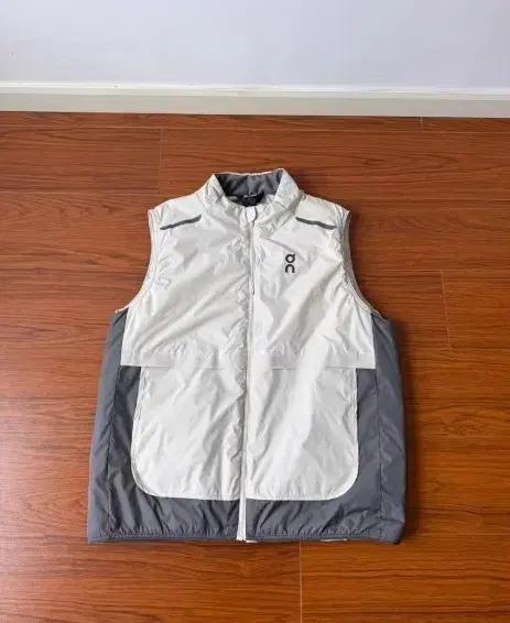 On Running 온러닝 경량 조끼 베스트 아이보리/그레이