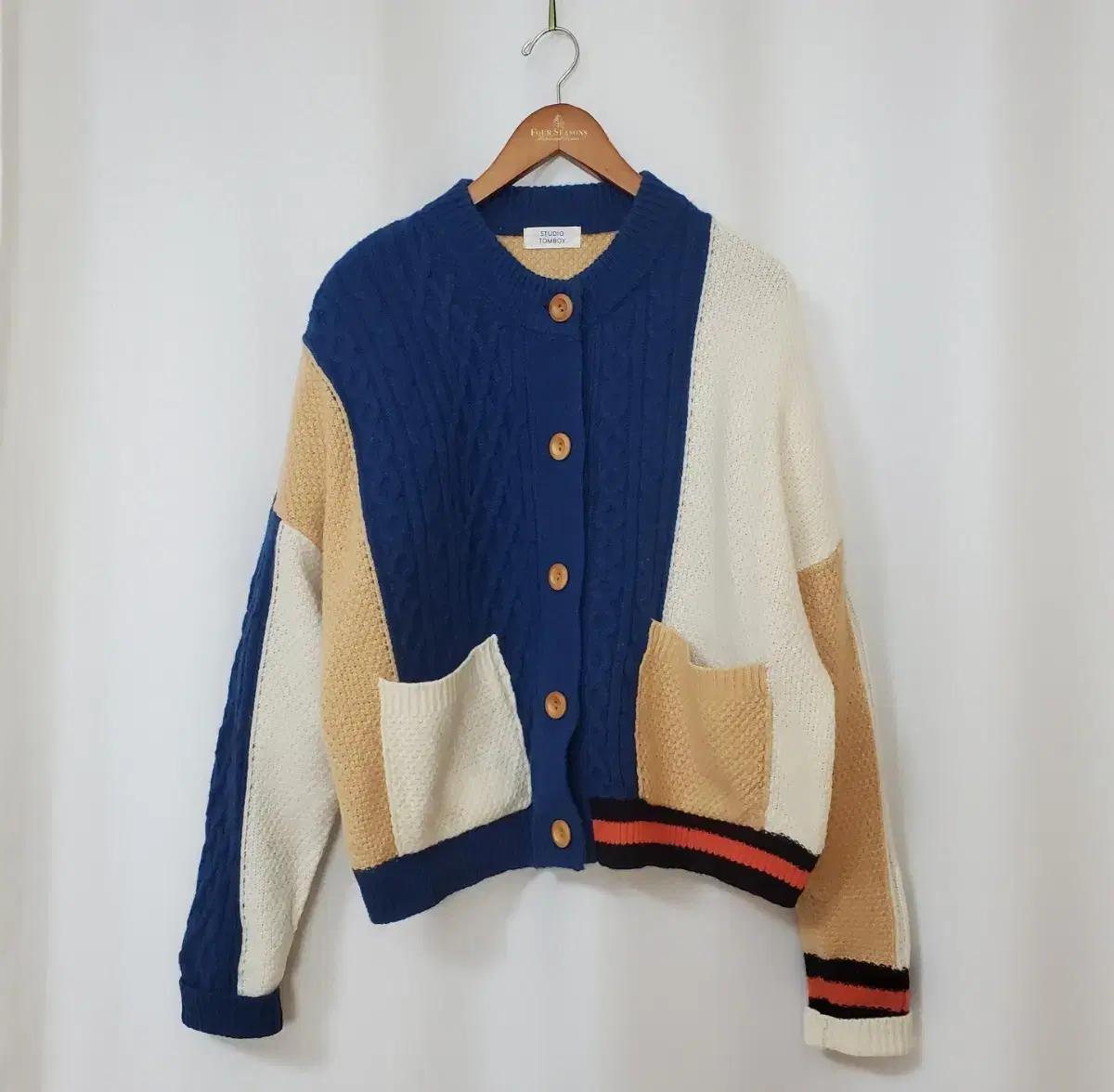 (새제품)스튜디오 톰보이 울니트가디건 free