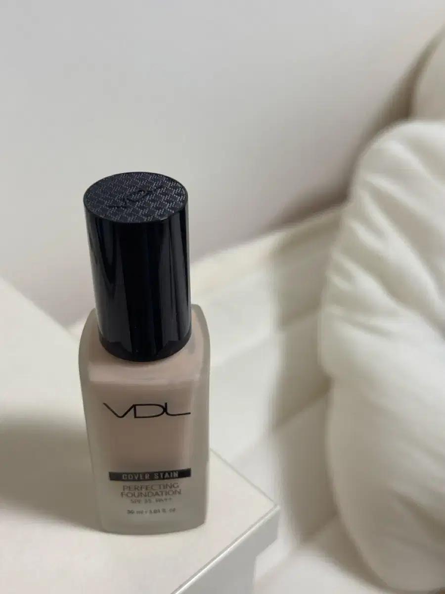VDL 커버 스테인 파운데이션 엠01