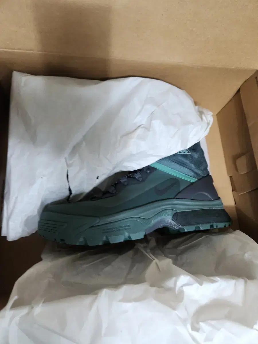 나이키 ACG 줌 가이아돔 고어텍스 290사이즈