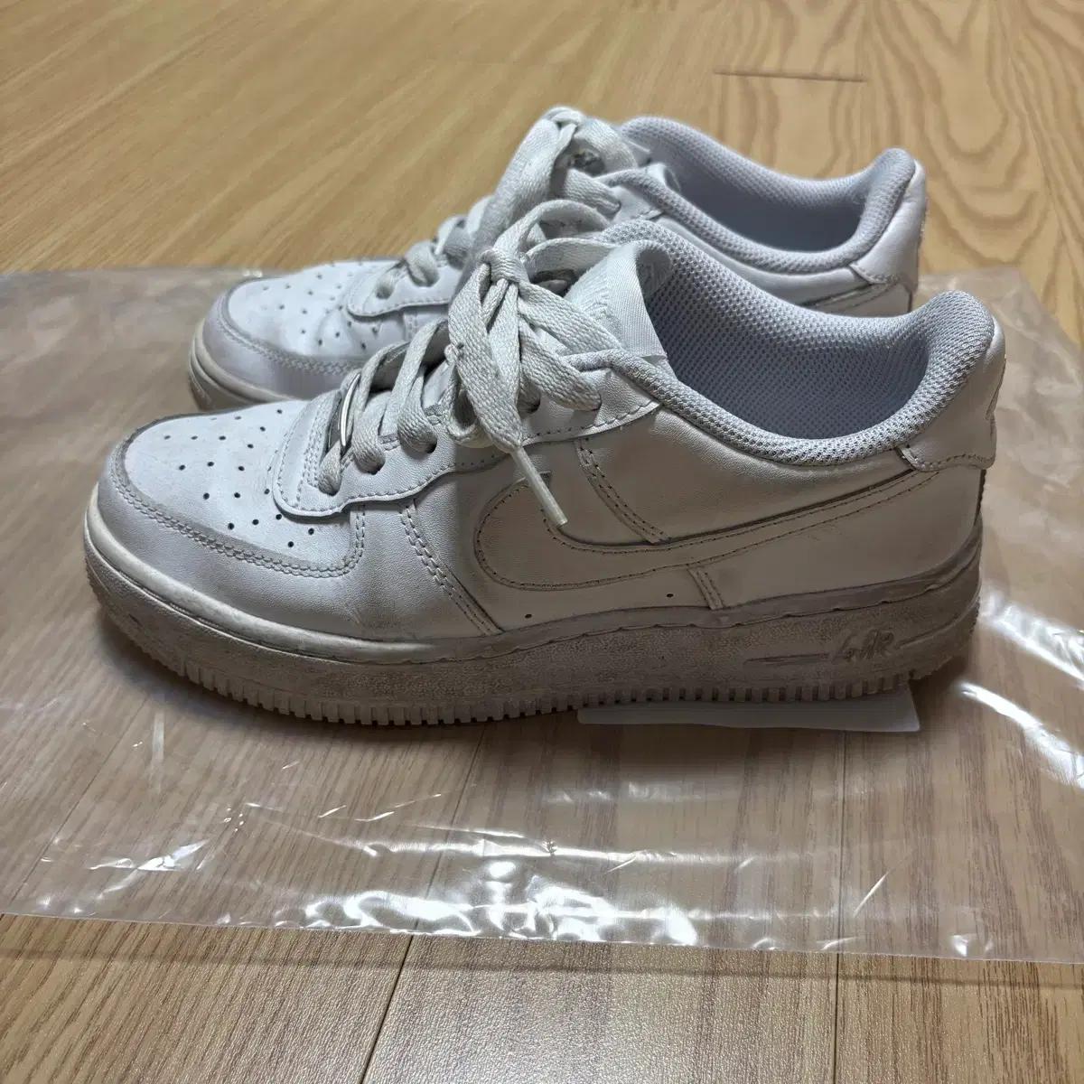 235 / 상태 아주 좋음 / 나이키 에어포스 DH2920 올백