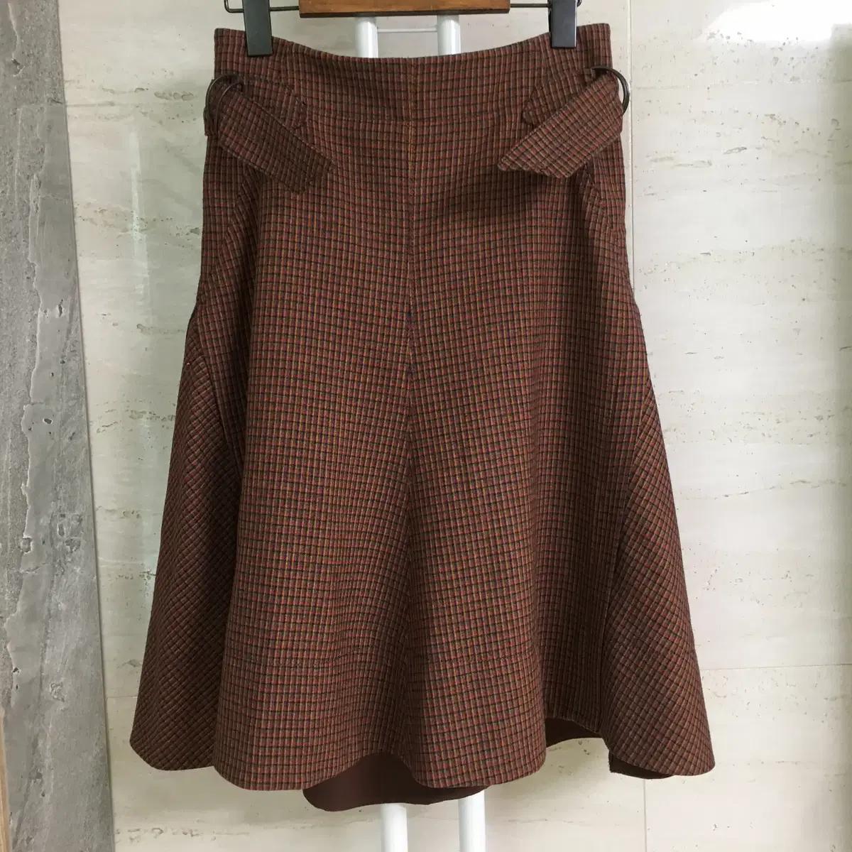 럭키슈에뜨 울 체크 플레어 스커트 36