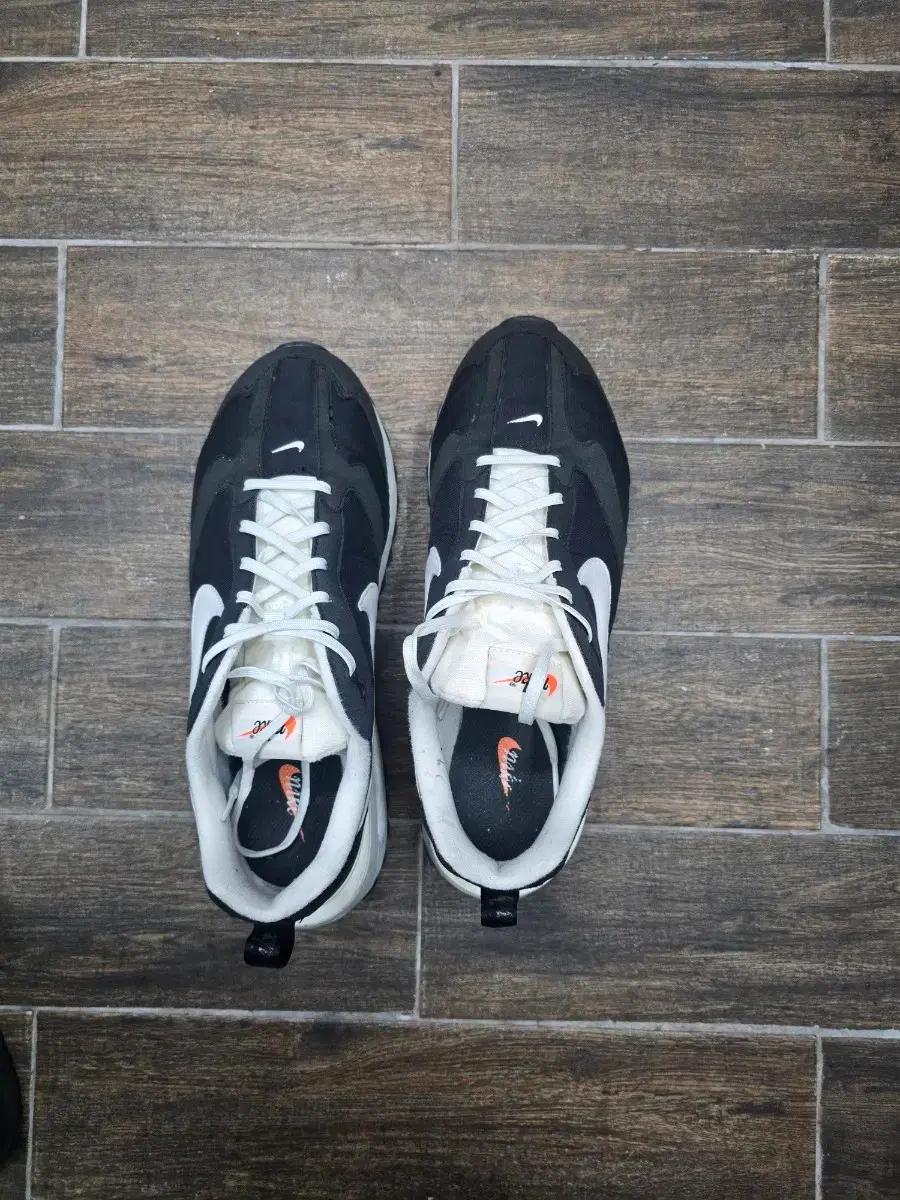 나이키 검흰 운동화 스니커즈