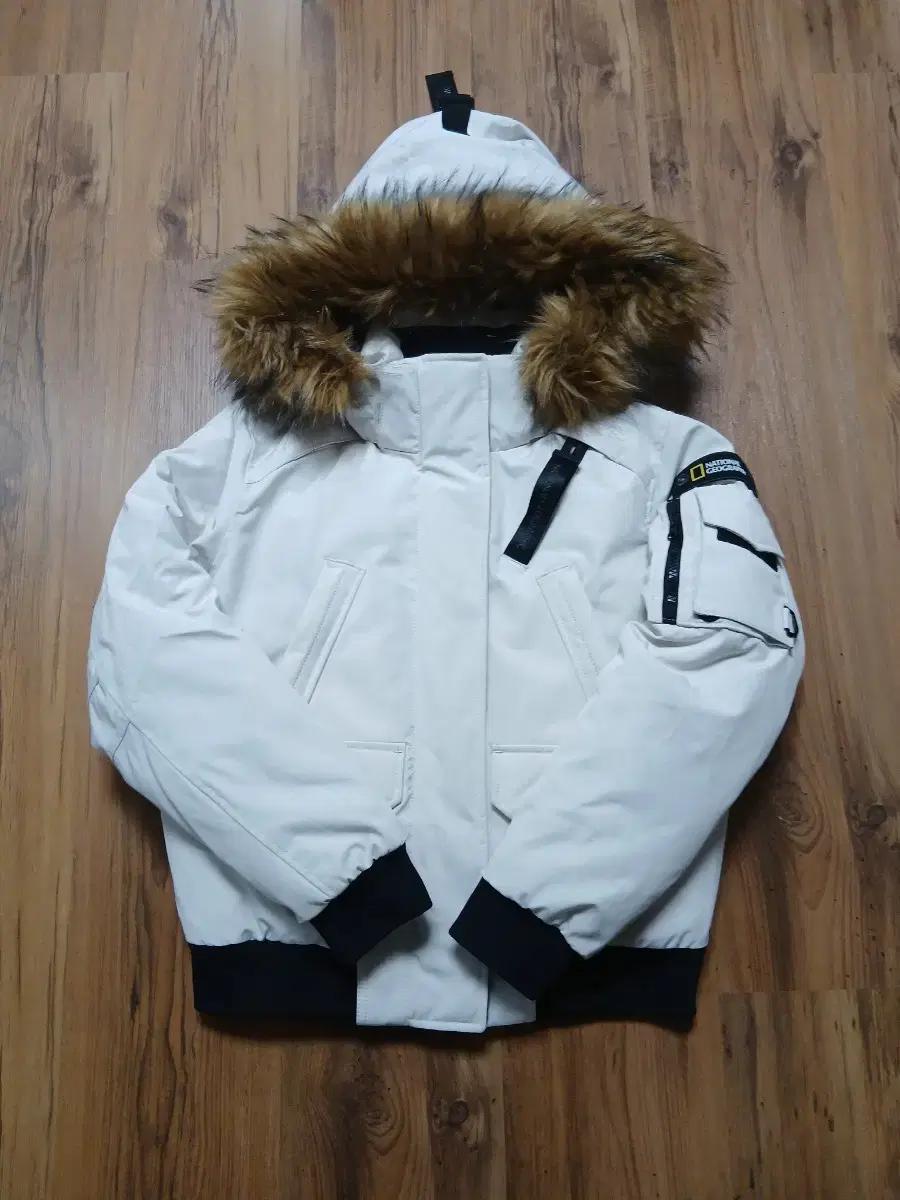 내셔널지오그래픽 여성 화이트 숏패딩 XS