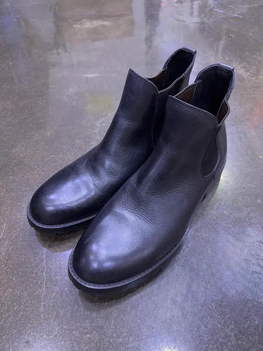 카미난도 x 쉽스 심플 첼시부츠 블랙 260