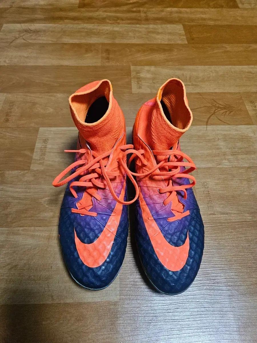 나이키 하이퍼베놈 280