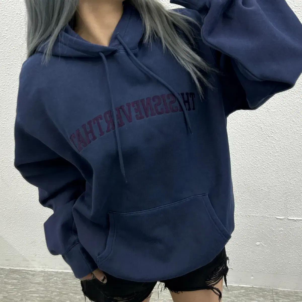디스이즈네버댓 자수 로고 네이비 후드 L