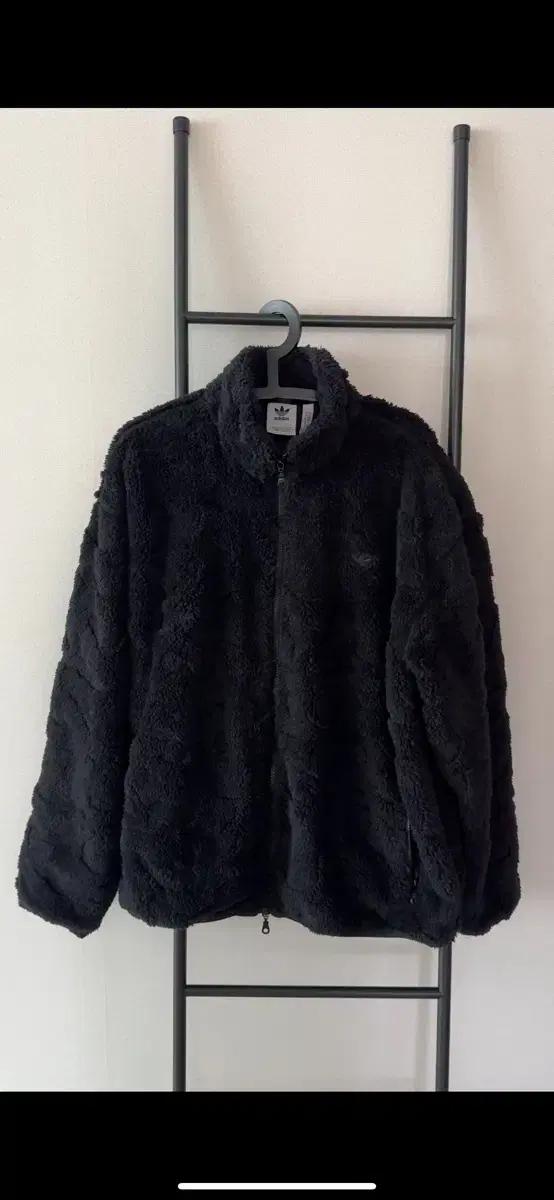 아디다스 블랙 뽀글이 플리스 자켓