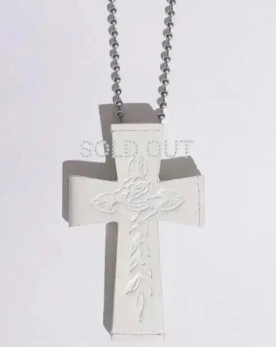 스컬프터 화이트 십자가 목걸이 키링