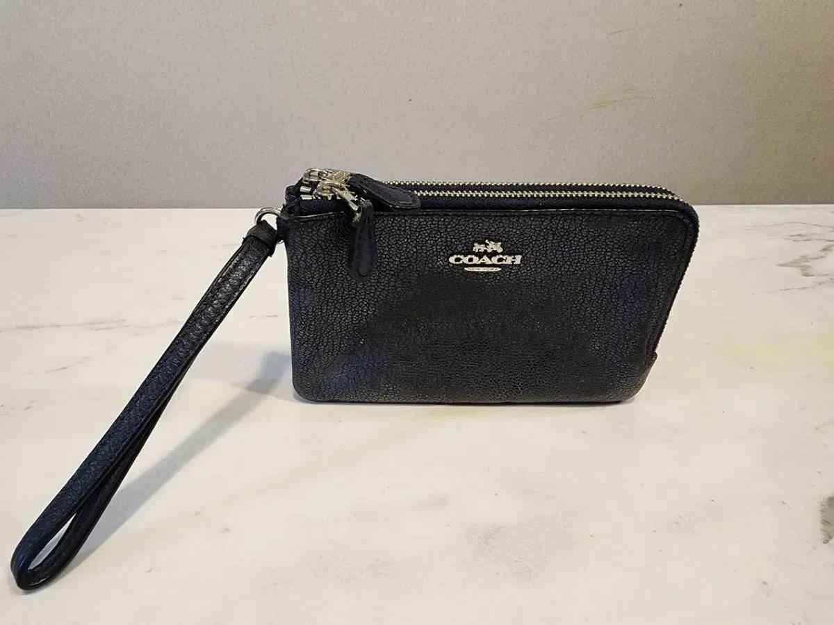 [파우치] 코치 Coach 스트랩 가죽 파우치 듀얼 수납 (수납 편리)