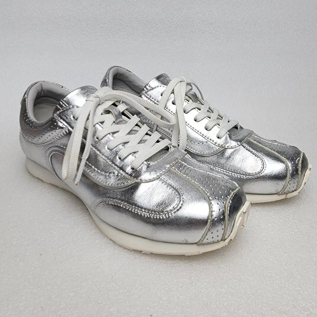 슈콤마보니 24SS 로우 스니커즈 여성 운동화 (250mm)