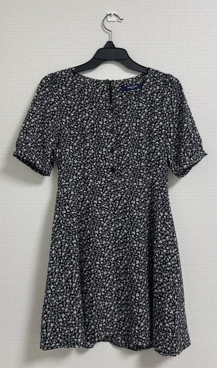 오디너리홀리데이 플로럴 미니원피스 블랙