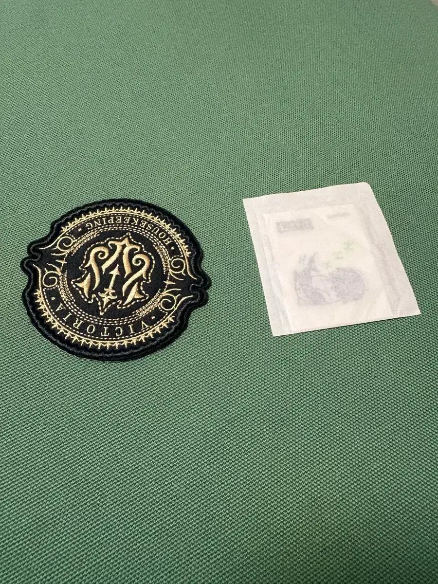 젠존제 엘렌 조 띠부 + 빅토리아 하우스키핑 스티커