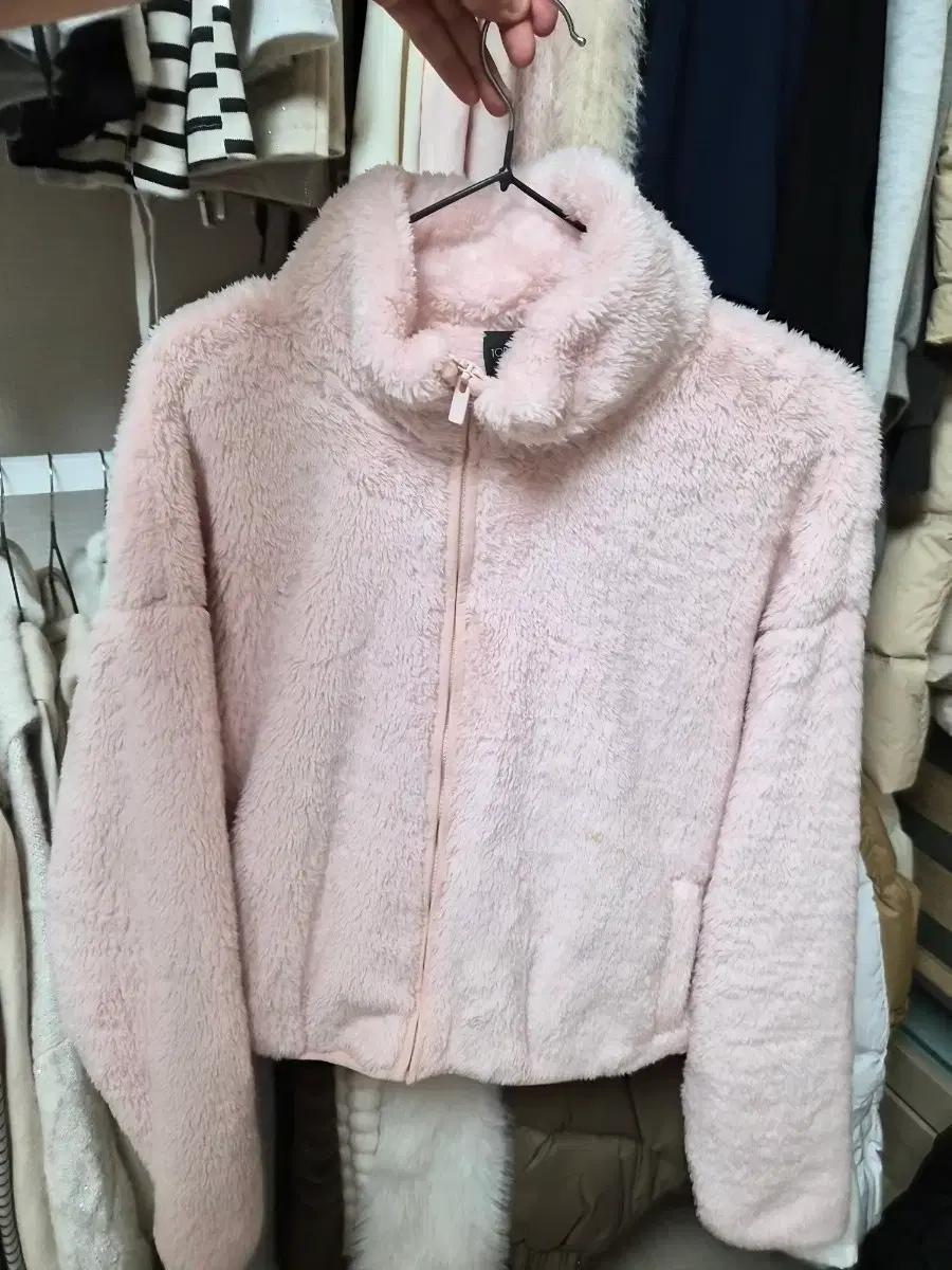 탑텐 딸기우유 핑크 후리스 여성 꾸안꾸 아우터 후드집업 가디건 겨울 뽀글