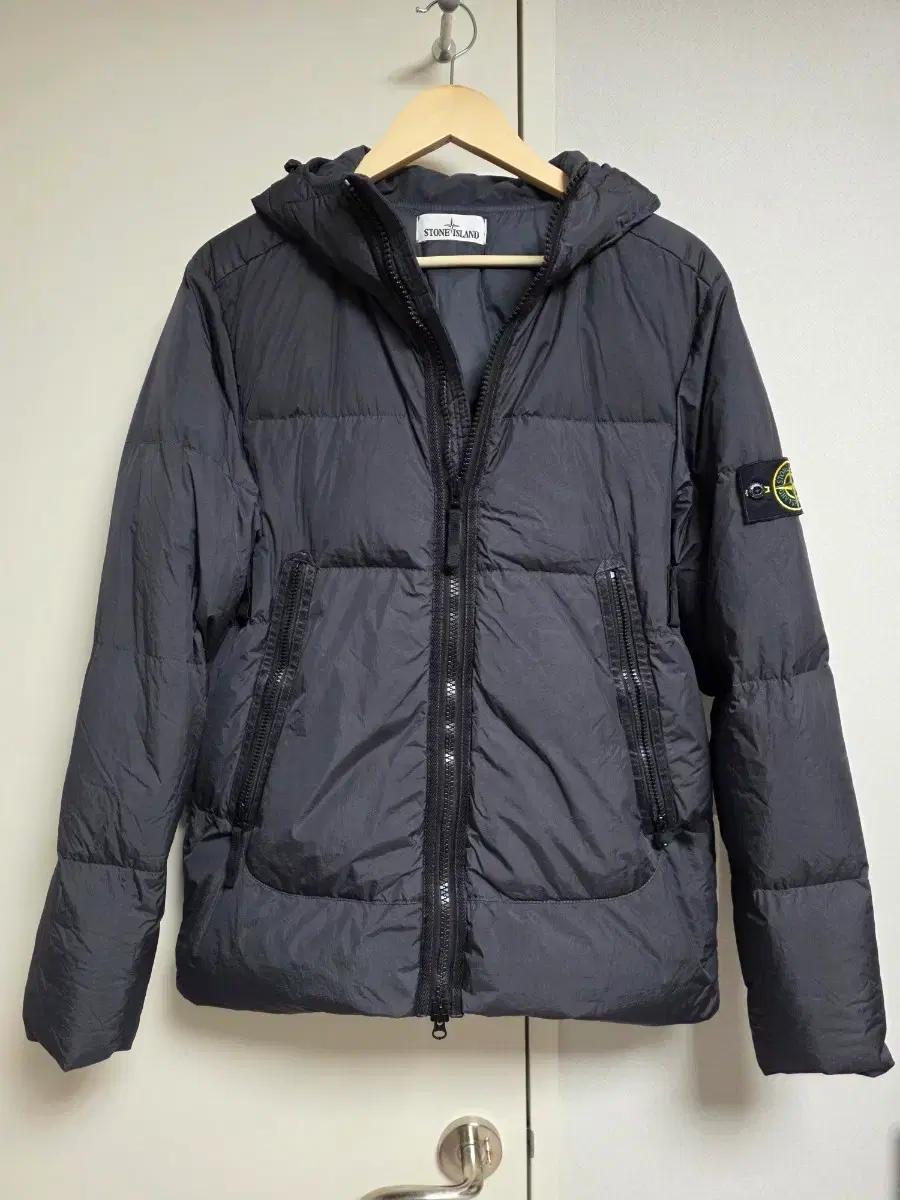 스톤아일랜드 크링클랩스 패딩 신품급 M (95~100사이즈)