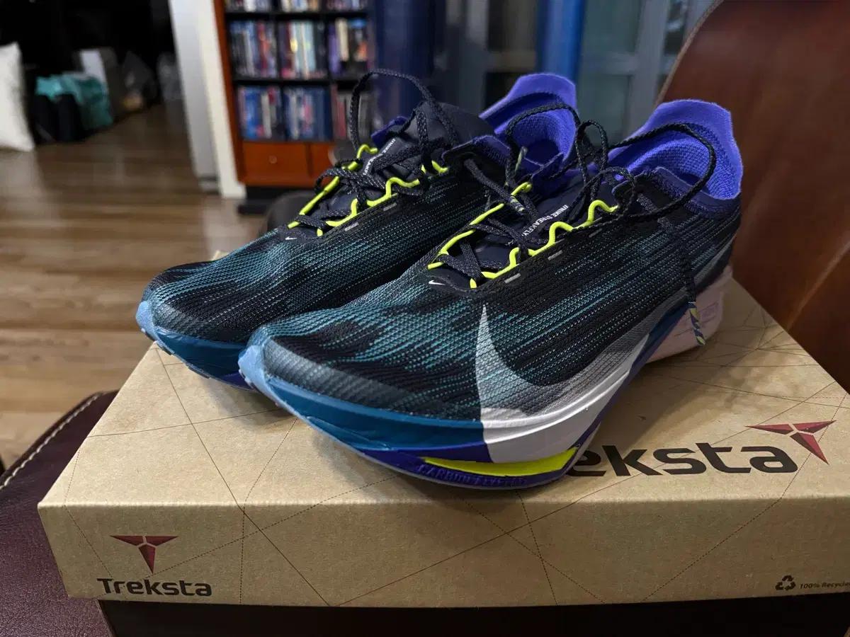 나이키 스트릭플라이2 레이싱화 270mm