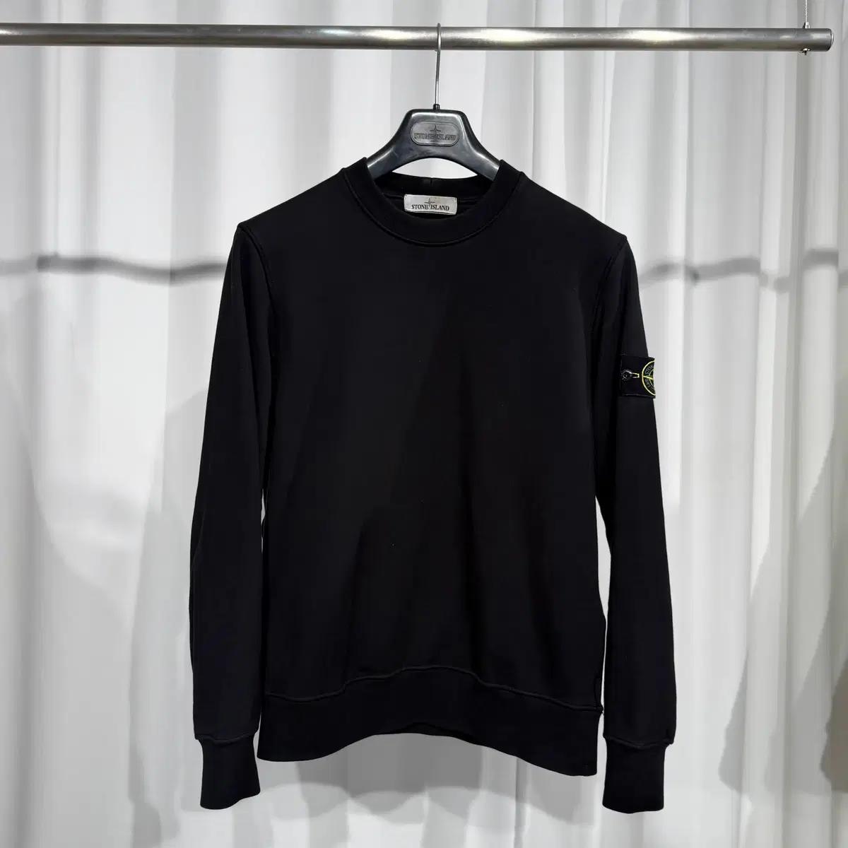 스톤아일랜드 와펜패치 신형 맨투맨 M사이즈