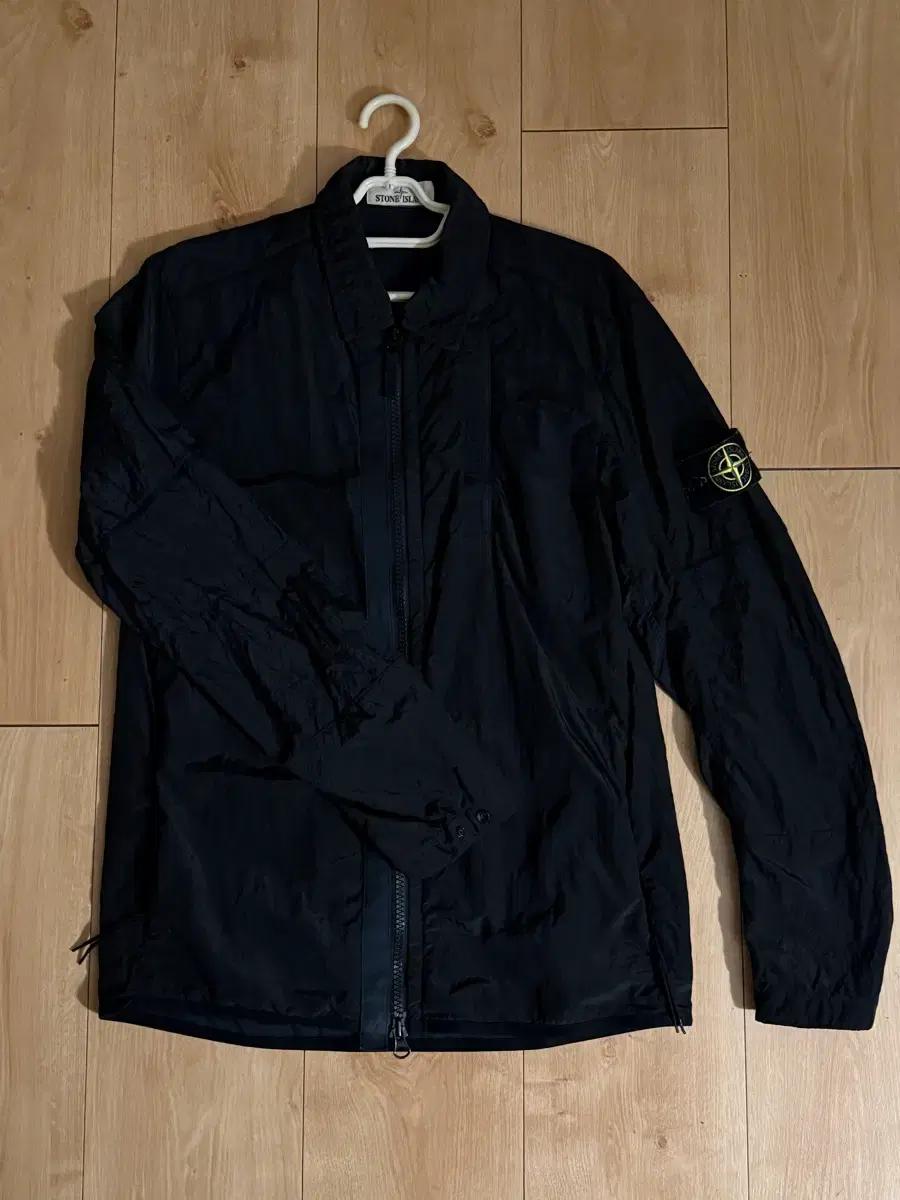 (M) 스톤 아일랜드 나일론 메탈 자켓 18FW 블랙 바람막이