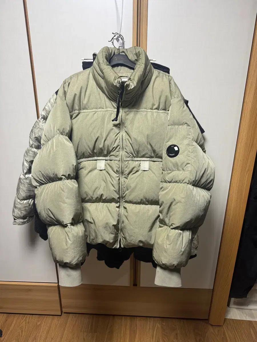 CP컴퍼니 에코크롬 R 믹스 다운 패딩 48