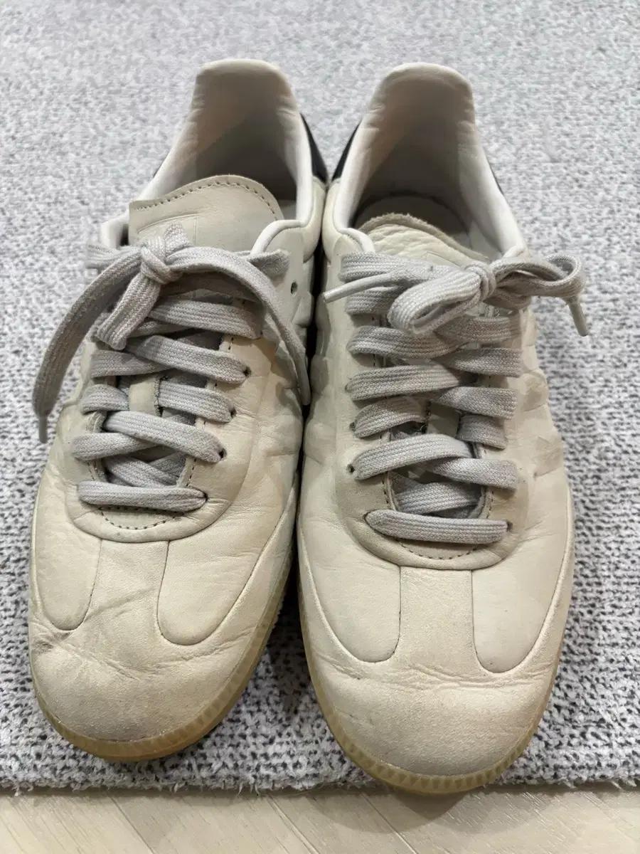 아디다스 삼바 아이보리 스니커즈