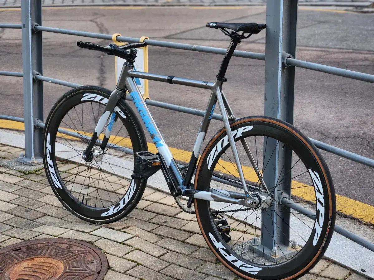 짚 404 v3 판대 및 교신