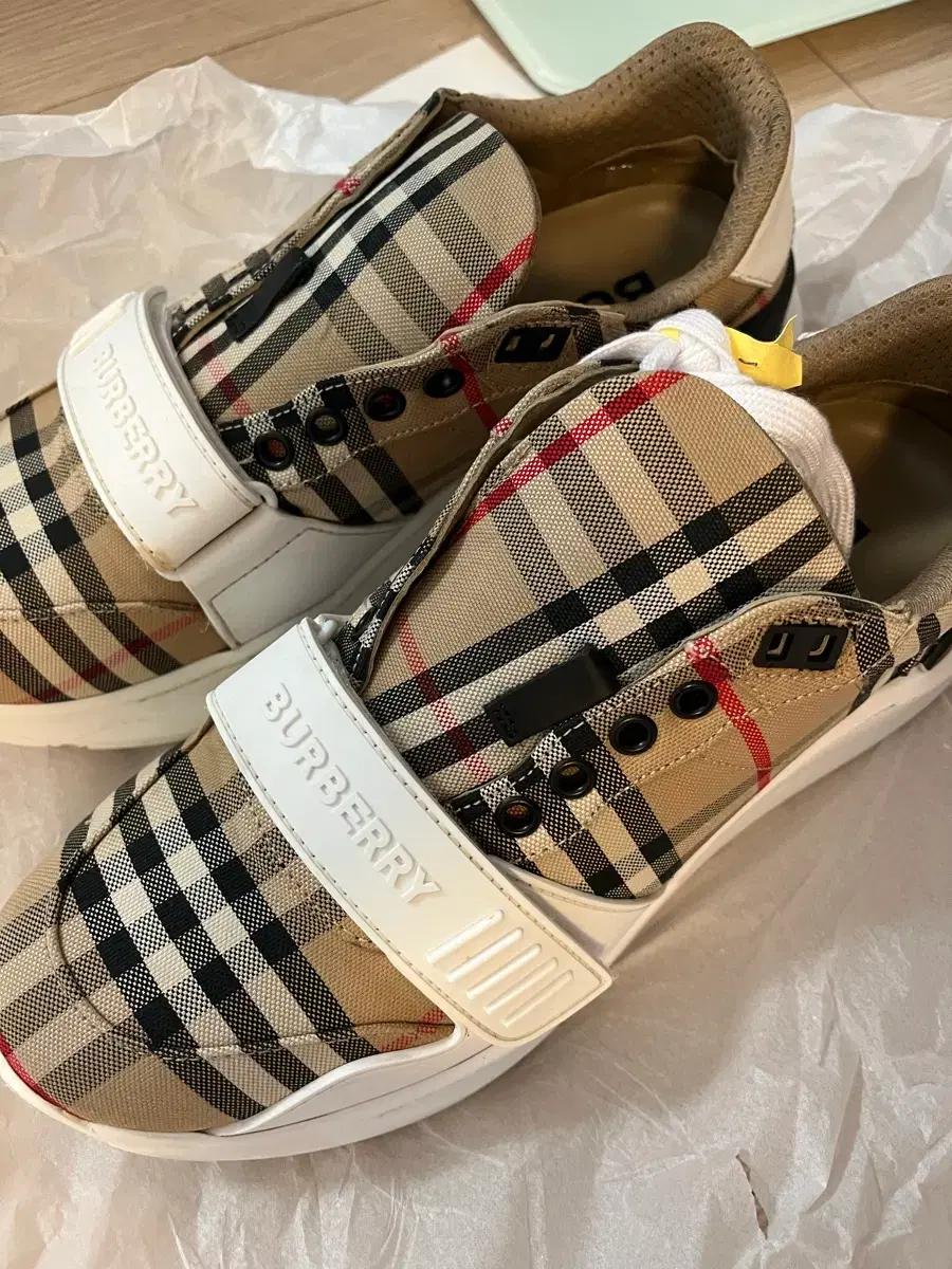 버버리 체크 스니커즈 260-265