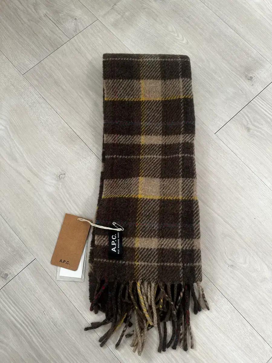 A.P.C 아페쎄 울 체크 머플러