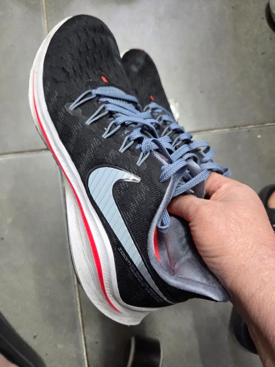 나이키 줌 러닝화 블랙260