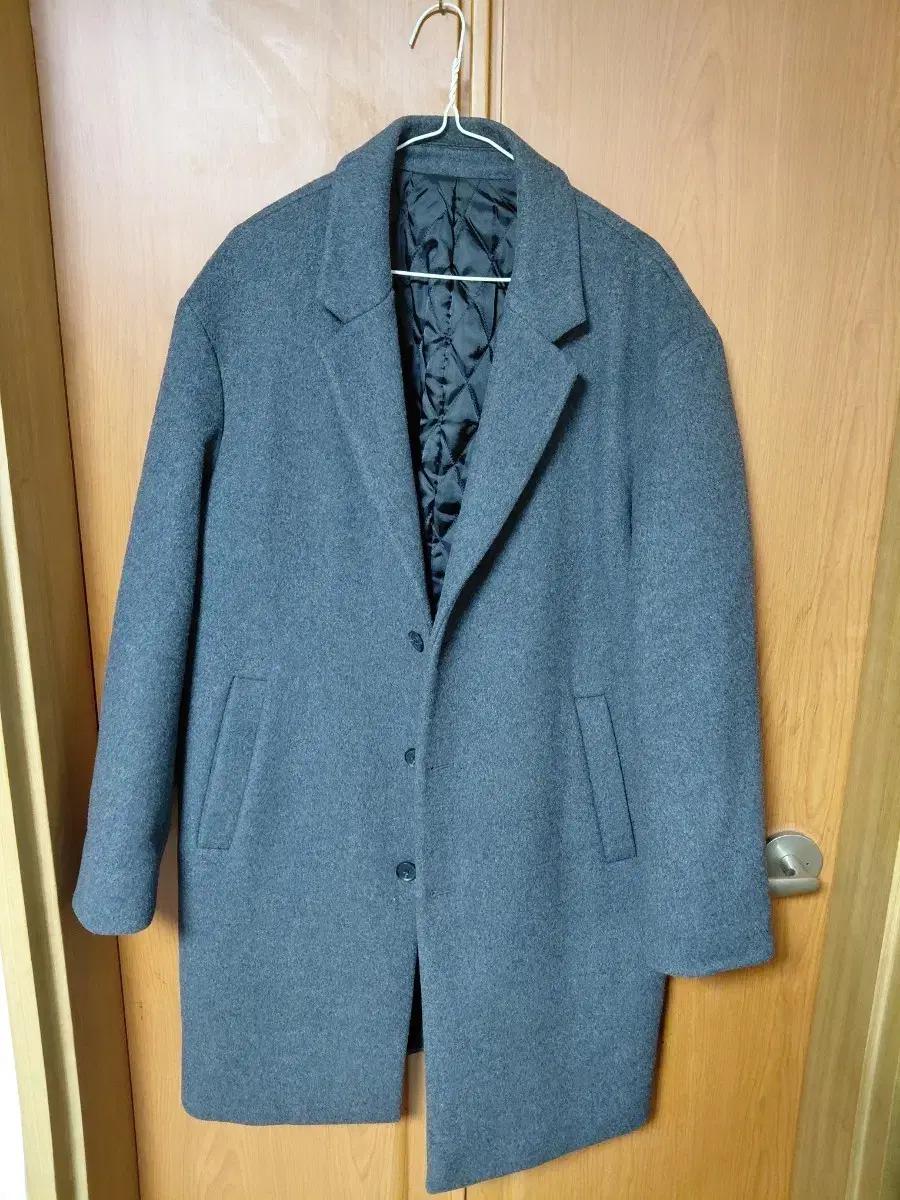 회색 남성 겨울 코트