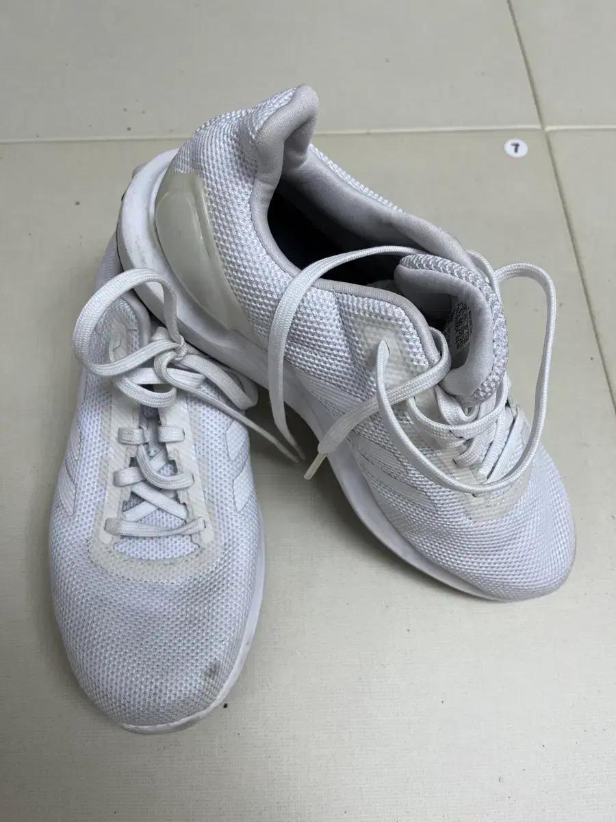 아디다스 운동화