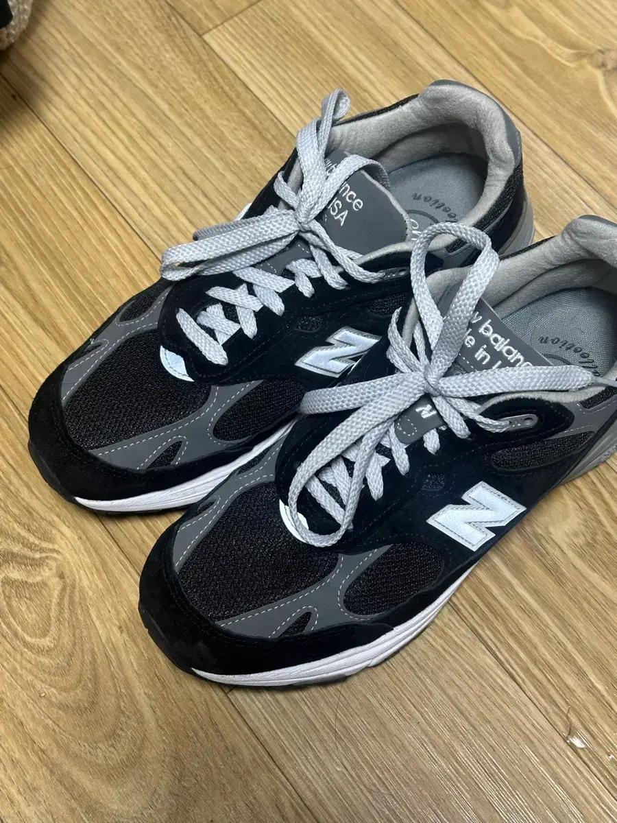 뉴발란스 993 블랙 275