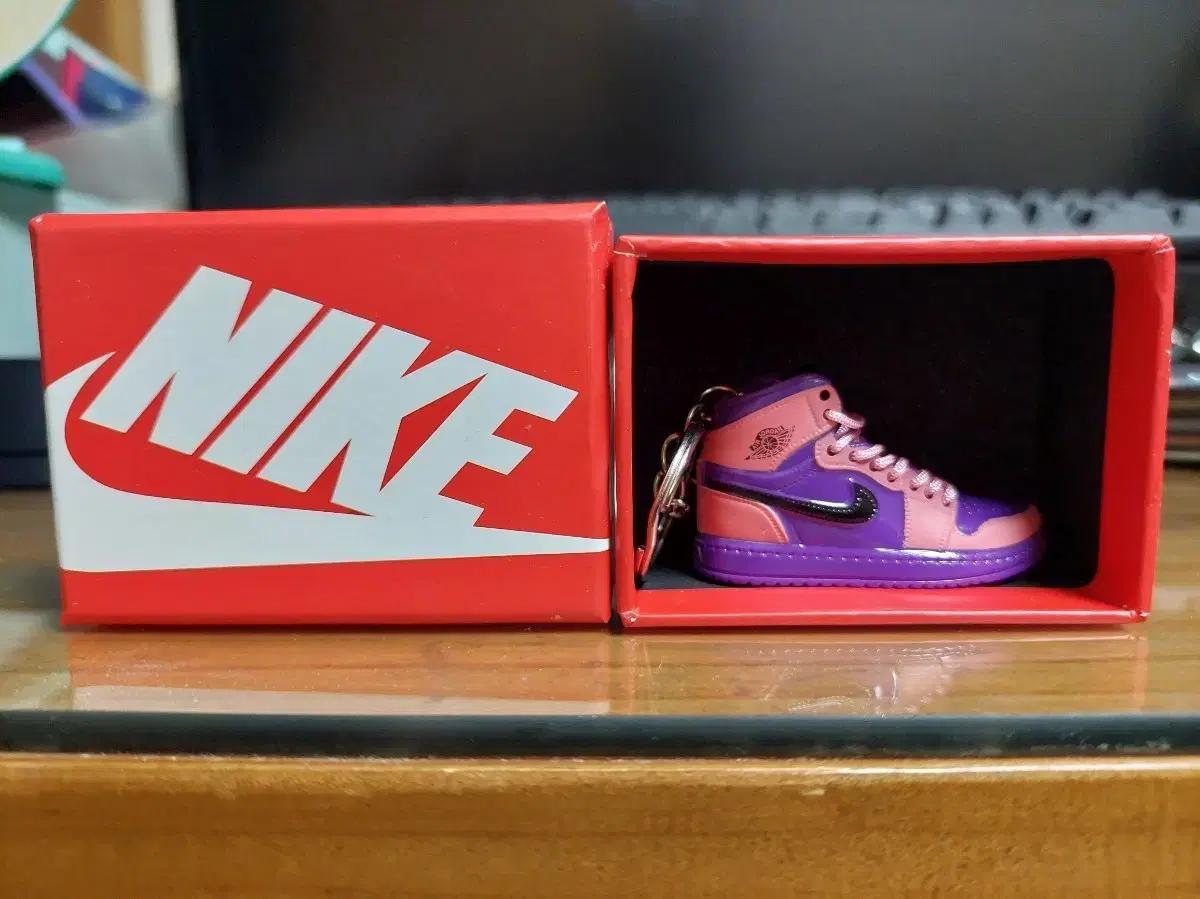 나이키 에어조던 운동화 키링 퍼플/핑크